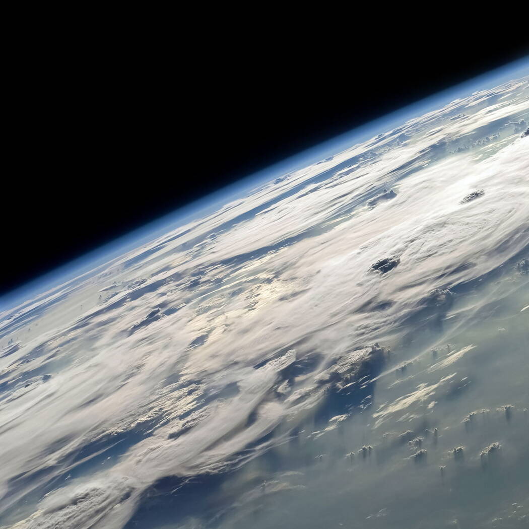 earth-horizon.jpg